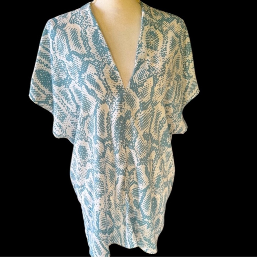 Adrianne ladies V-neck top small, very good condition flowing short sleeves - Picture 2 of 9